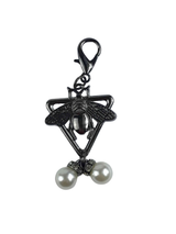 6 cm Arılı Çift İncili Çanta Süsü