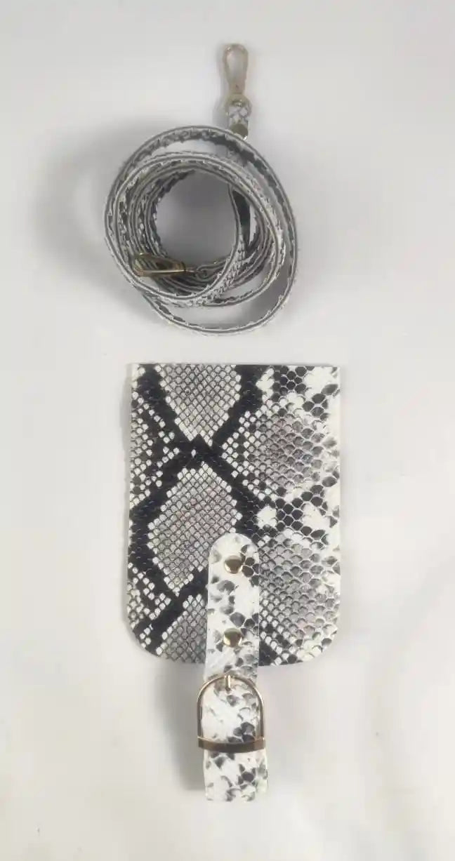 Mıknatıslı- Askılı Çanta Kapağı