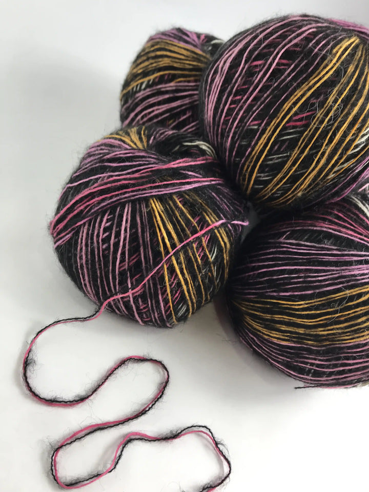 Klavuzlu İnce Moher Yün İp 500-555 Gram KİM171-172