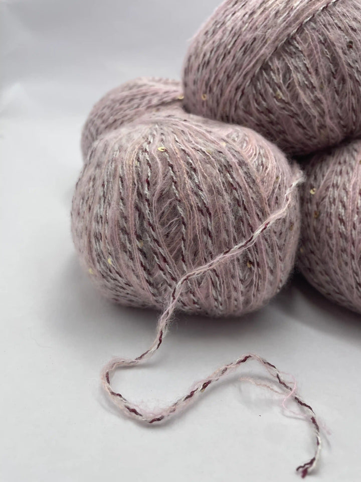 Klavuzlu Pullu Yün İp 632 Gram KP38