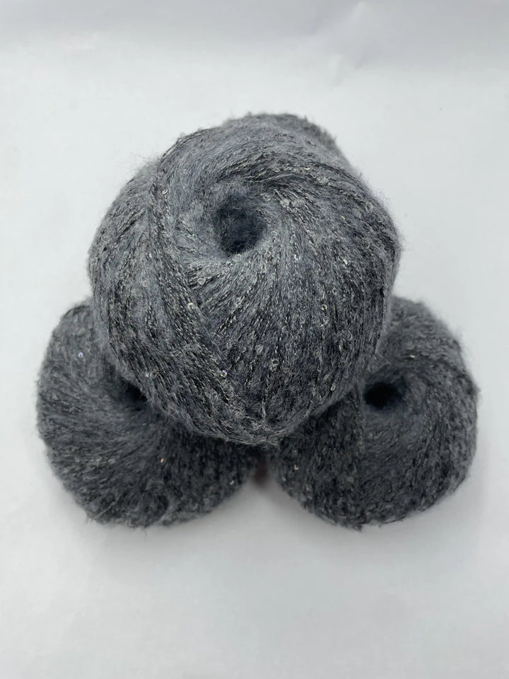 Klavuzlu Pullu Yün İp 398 Gram KP51