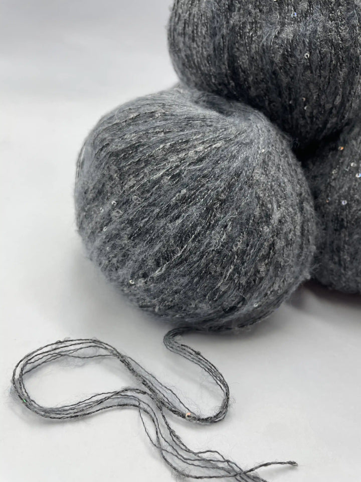 Klavuzlu Pullu Yün İp 398 Gram KP51