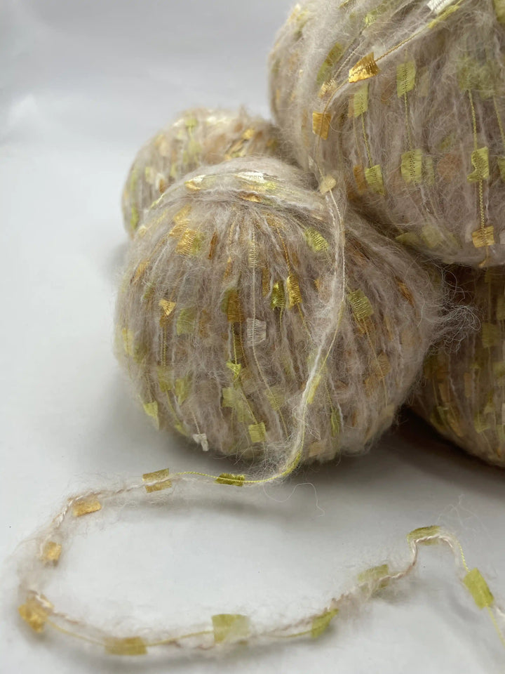 Kelebekli Keçi Moher Yün İpi 744 Gram KLB64