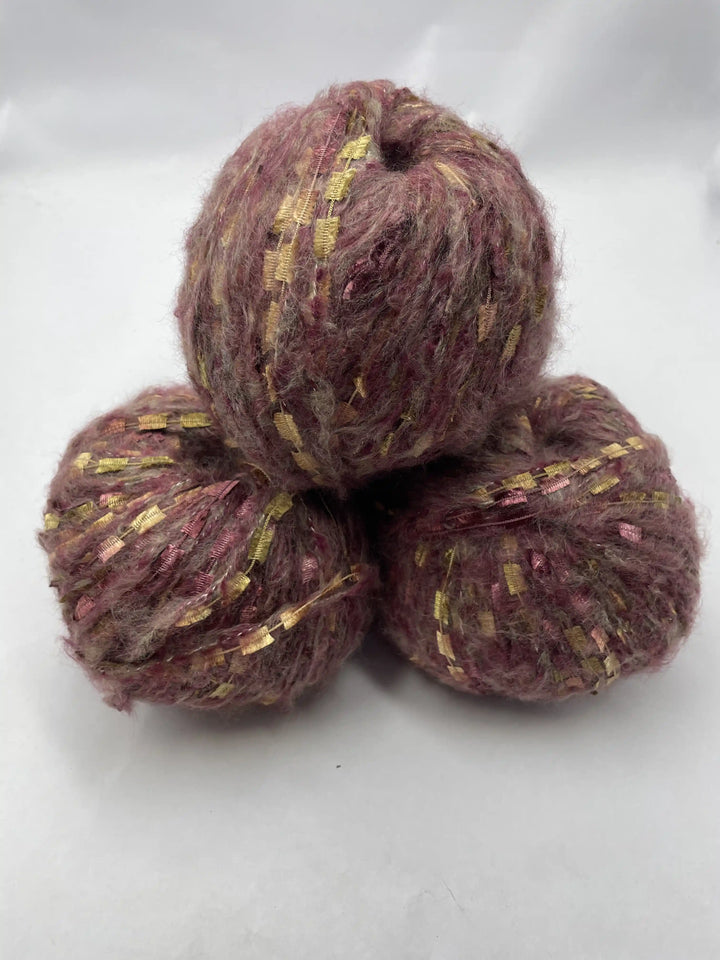 Kelebekli Keçi Moher Yün İpi 574 Gram KLB73