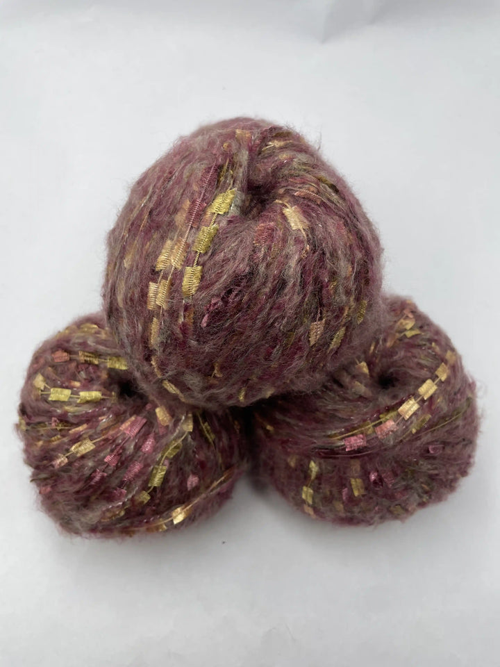 Kelebekli Keçi Moher Yün İpi 574 Gram KLB73