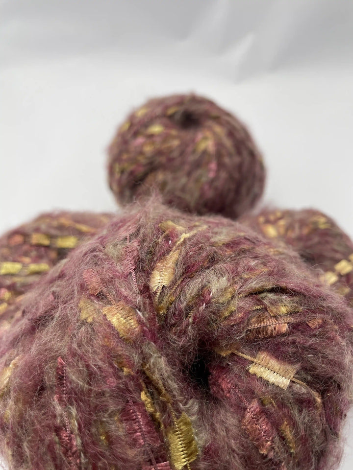 Kelebekli Keçi Moher Yün İpi 574 Gram KLB73