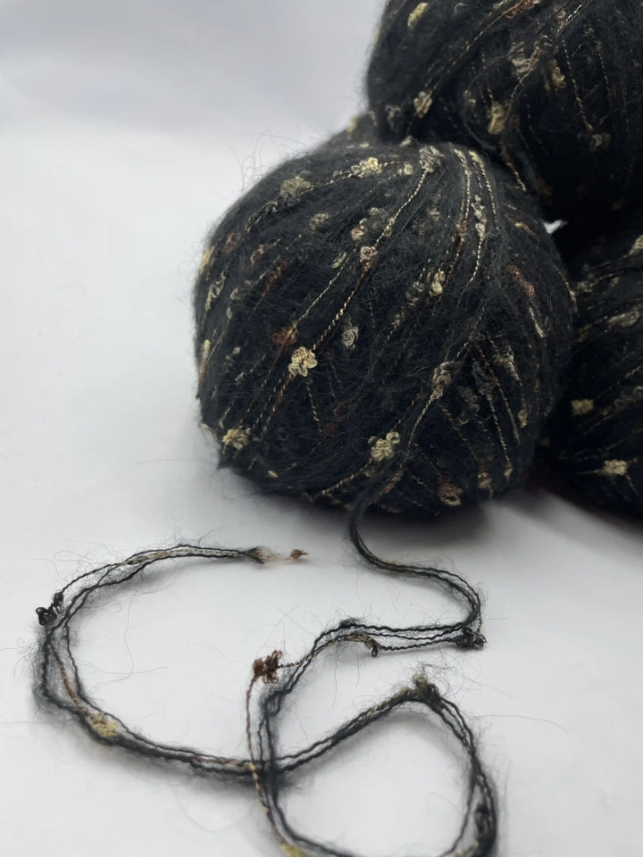 Kelebekli Keçi Moher Yün İpi 452 Gram KLB77