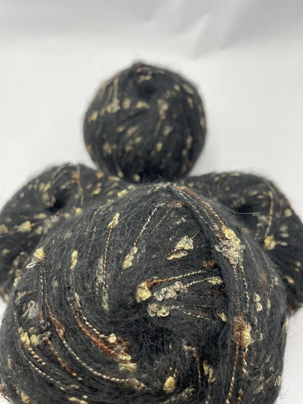 Kelebekli Keçi Moher Yün İpi 452 Gram KLB77