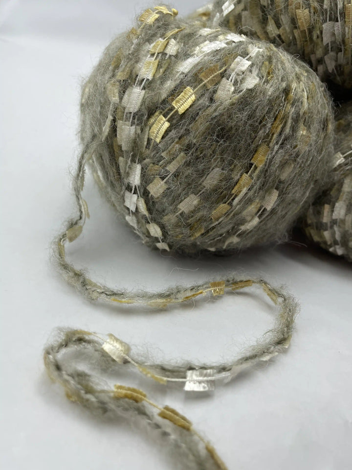 Kelebekli Keçi Moher Yün İpi 652 Gram KLB87