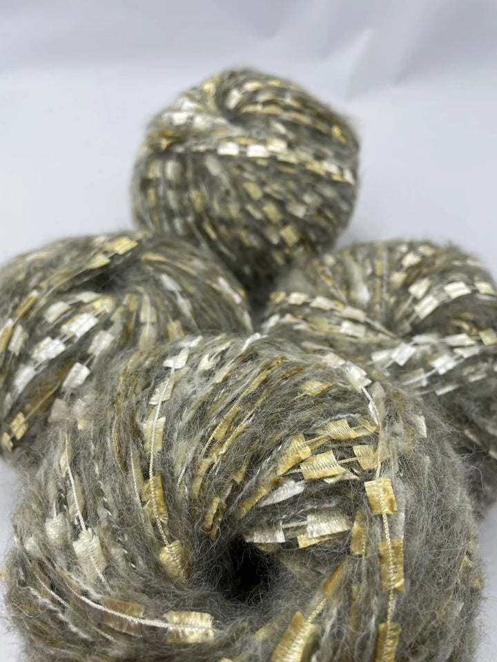 Kelebekli Keçi Moher Yün İpi 652 Gram KLB87