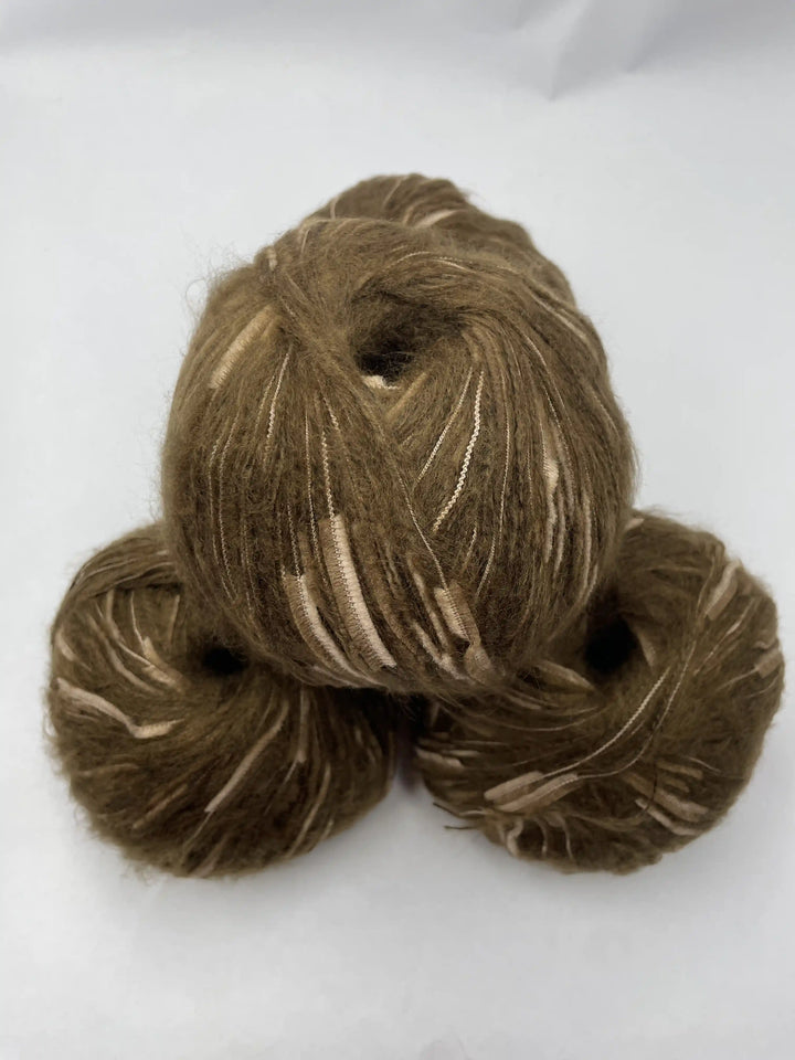 Kelebekli Keçi Moher Yün İpi 538 Gram KLB91