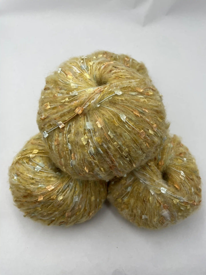 Kelebekli Keçi Moher Yün İpi 582 Gram KLB103