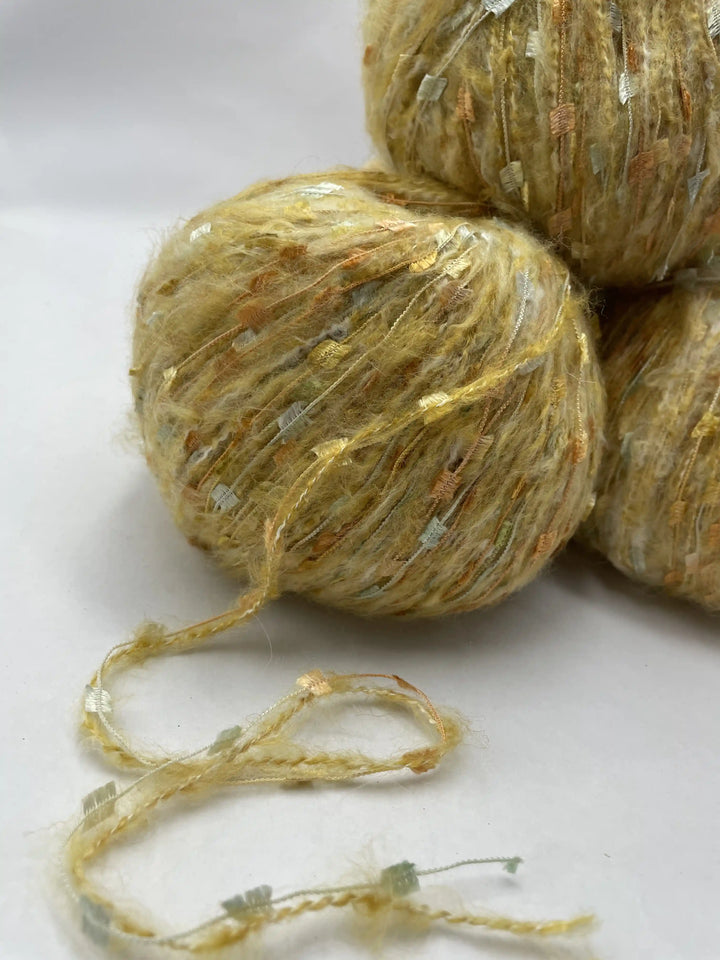 Kelebekli Keçi Moher Yün İpi 582 Gram KLB103