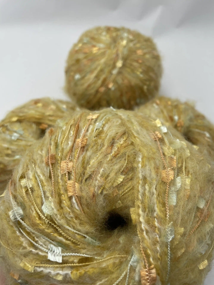 Kelebekli Keçi Moher Yün İpi 582 Gram KLB103