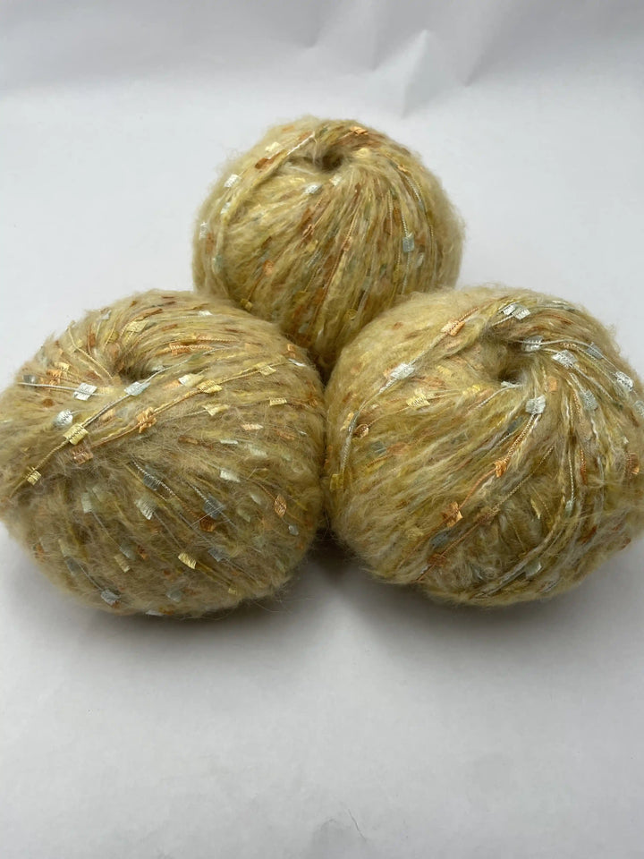 Kelebekli Keçi Moher Yün İpi 440 Gram KLB104