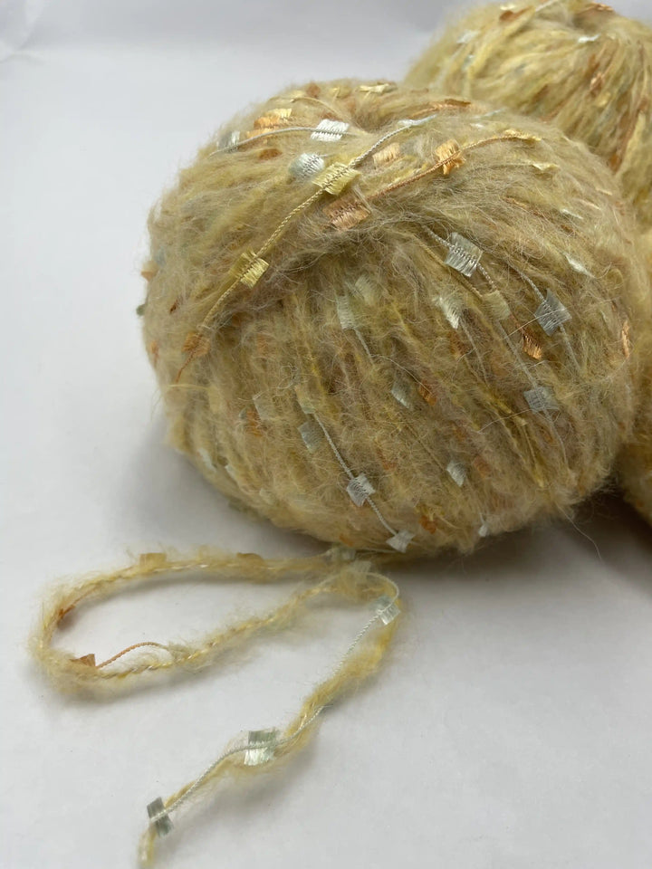 Kelebekli Keçi Moher Yün İpi 440 Gram KLB104