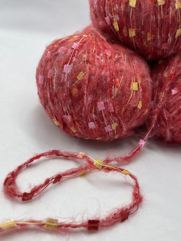 Kelebekli Keçi Moher Yün İpi 444 Gram KLB106