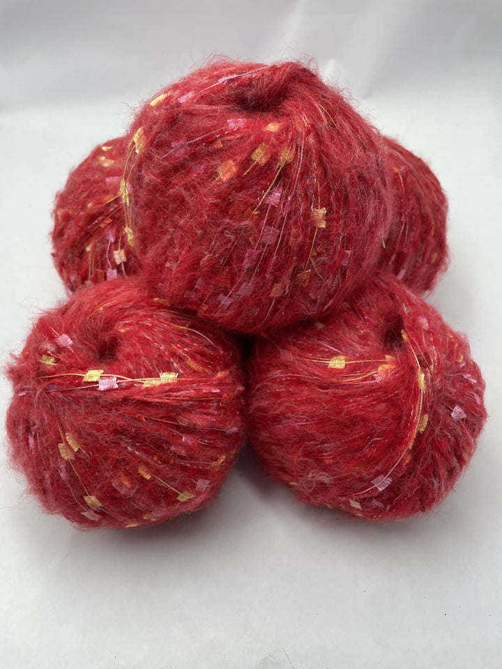 Kelebekli Keçi Moher Yün İpi 624 Gram KLB108