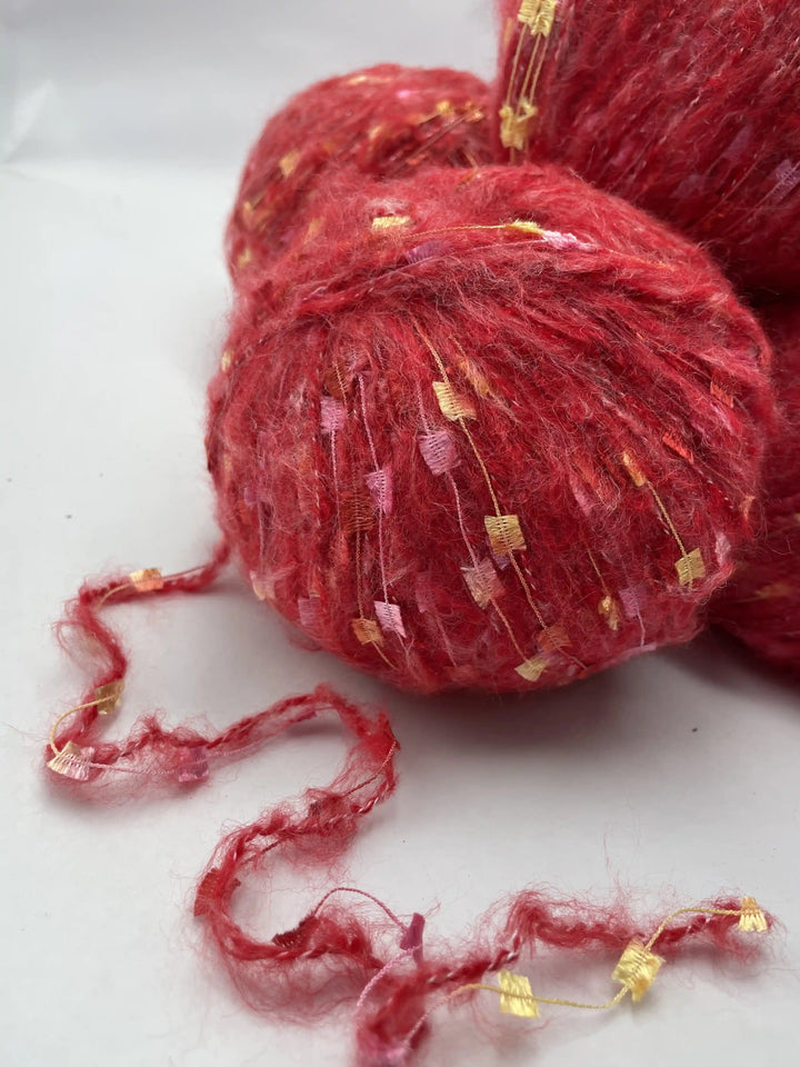 Kelebekli Keçi Moher Yün İpi 624 Gram KLB108