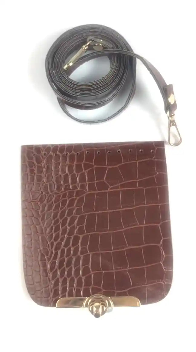 Kilit Detaylı- Askılı Çanta Kapağı