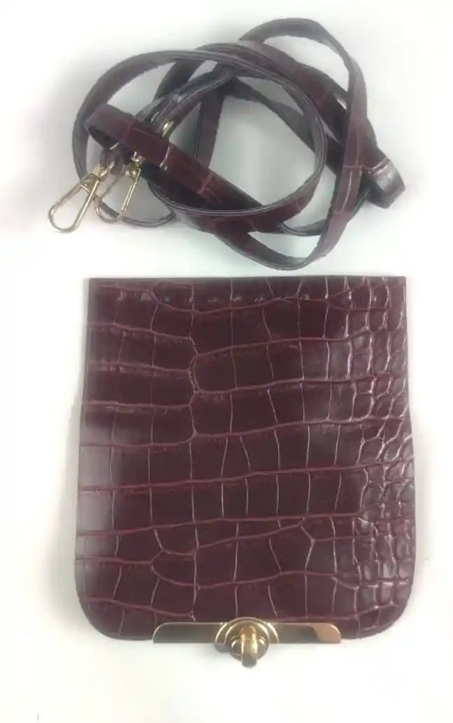 Kilit Detaylı- Askılı Çanta Kapağı